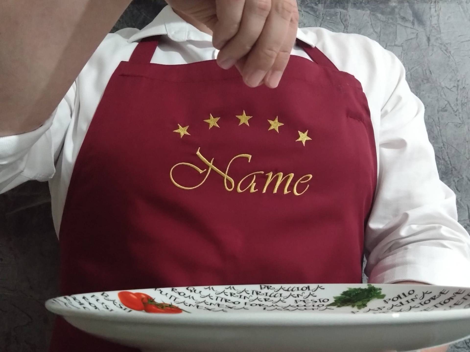 Schürze Und Kochmütze Set Mit Namen Bestickt Schürze Und Kochmütze Set Mit Namen Bestickt von KDCustomGiftsShop