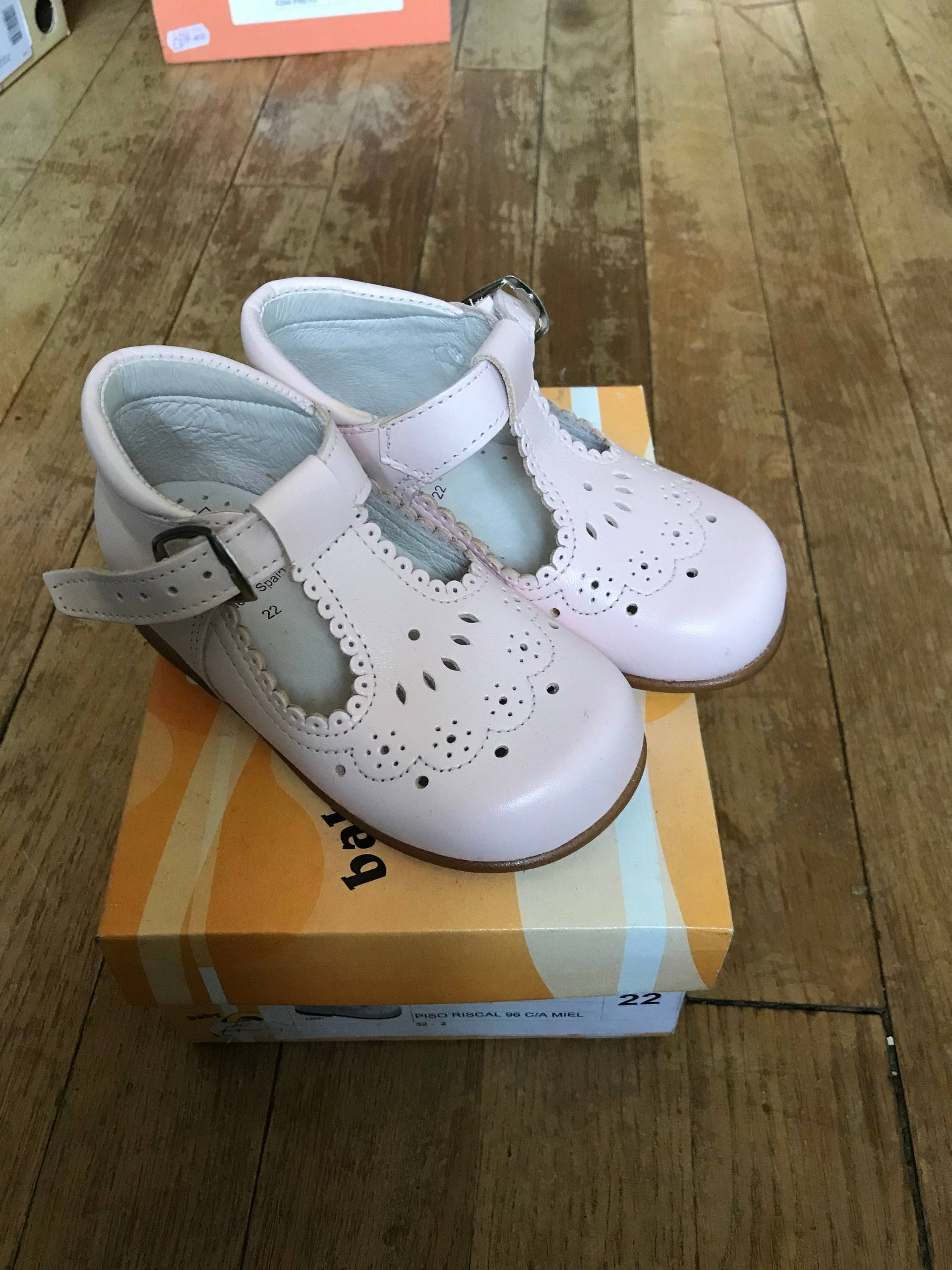 Baby Rosa T Bar Bootie von KDGinger