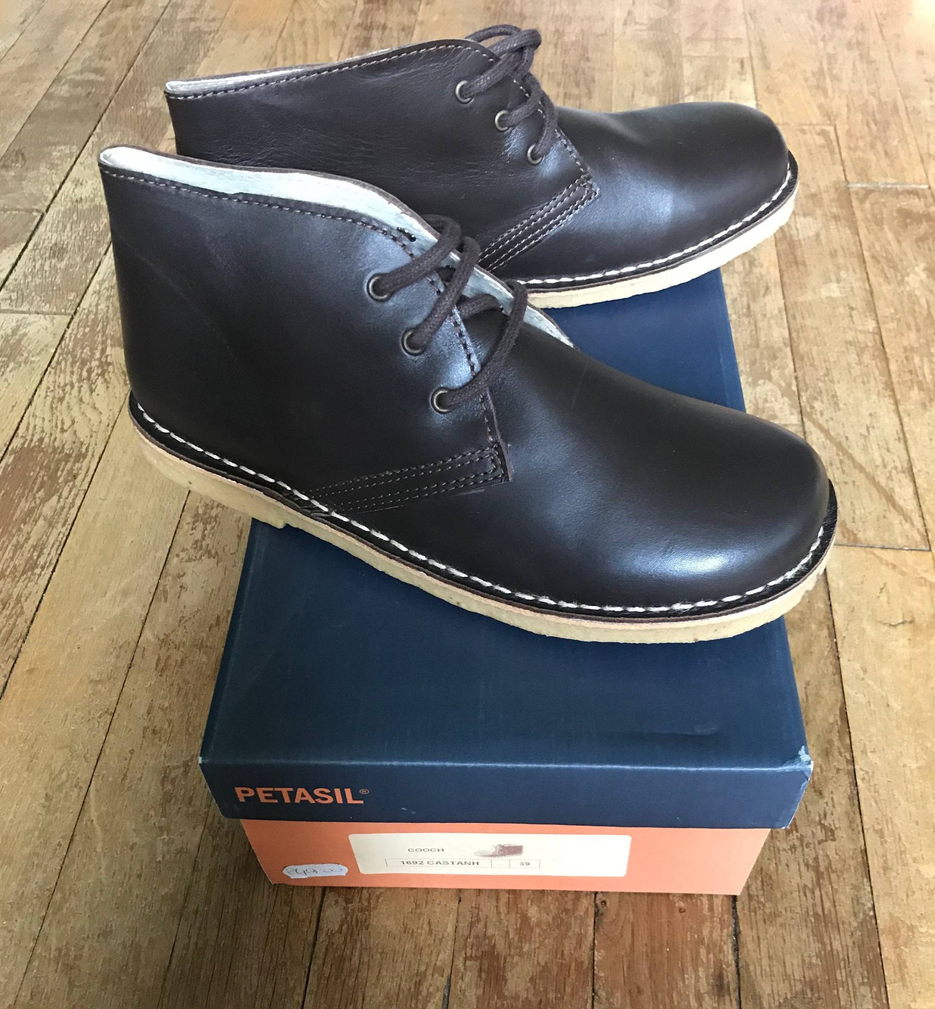 Petasil Braun Lederstiefelette von KDGinger