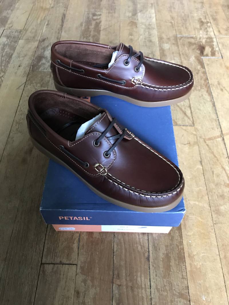 Petasil Braune Leder Bootsschuhe von KDGinger