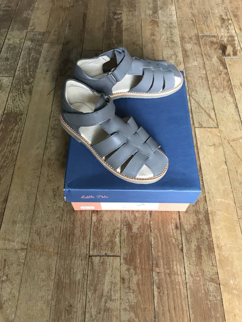 Petasil Grau Jasper Sandale von KDGinger