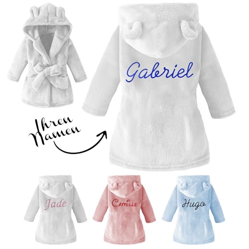 KDO MAGIC - Bademantel personalisiert baby - Morgenmantel mit einer Stickerei - Gestickter Vorname - Mehrere Farben - Mit Kapuze - Geschenkidee für Weihnachten, Geburtstag (12-18 Monat, Weiß) von KDO MAGIC
