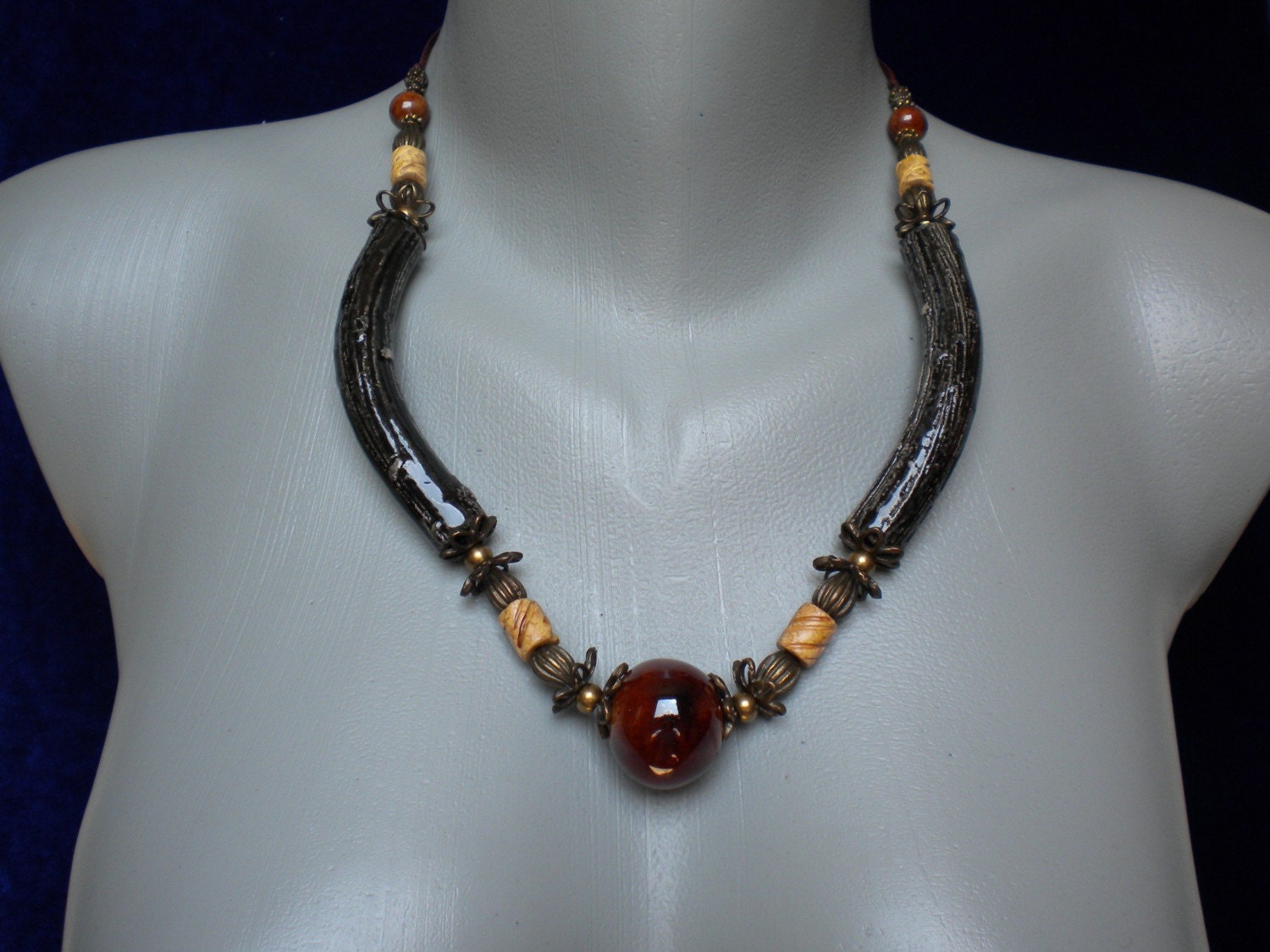 20% Rabatt Auf Designer Halskette Aus Keramik Und Messing 20% Rabatt Auf Designer Halskette Aus Keramik Und Messing von KDivineJewelry