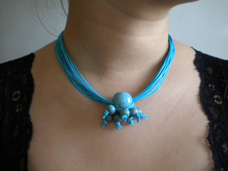 Blue Sky Keramikperlen-Halskette Blue Sky Keramikperlen-Halskette von KDivineJewelry