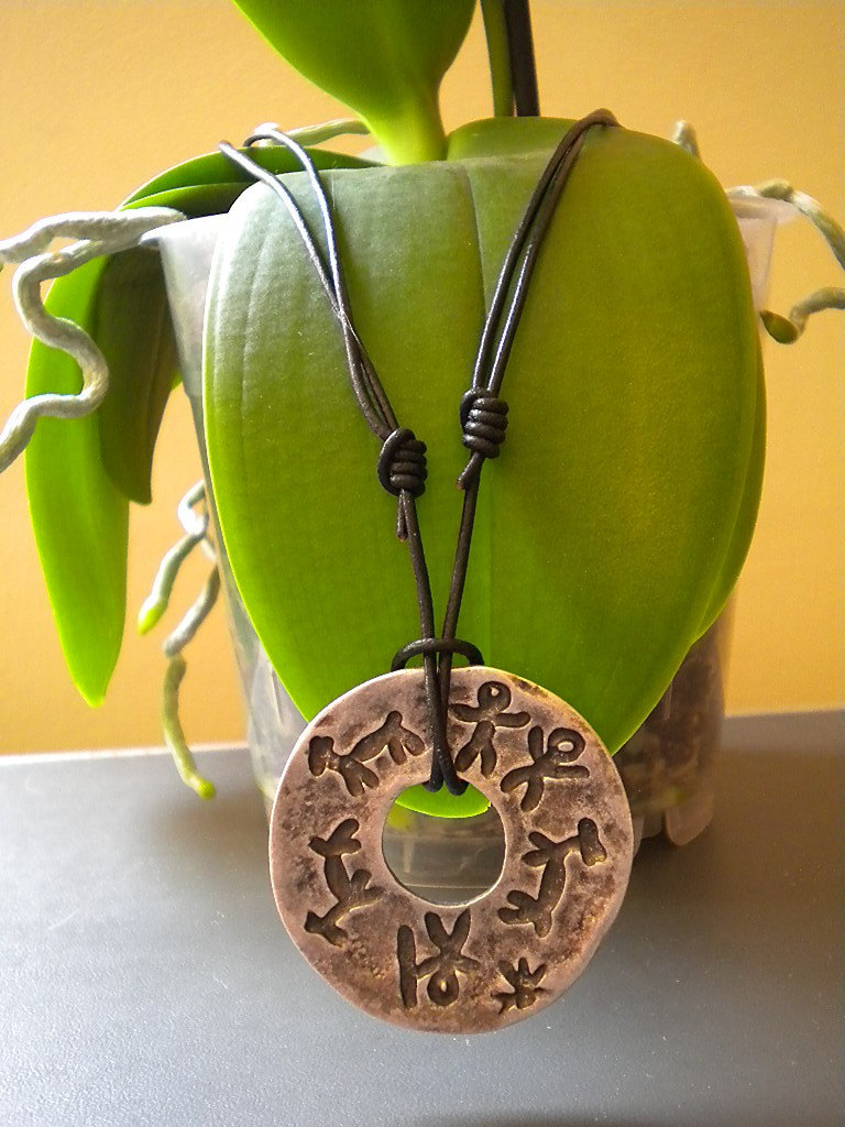 Versilberte Metall-Anhänger Alte Symbole Versilberte Metall-Anhänger Alte Symbole von KDivineJewelry