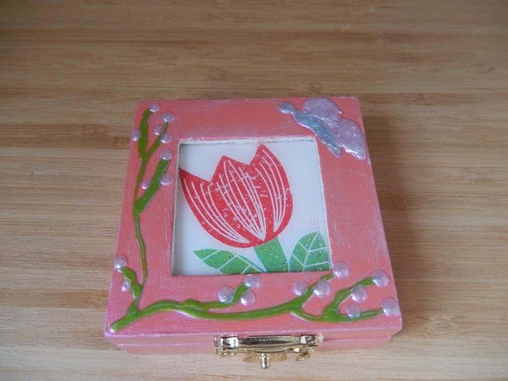 Rosa Schmuck-Box Mit Tulpe Design Rosa Schmuck-Box Mit Tulpe Design von KDwithLove