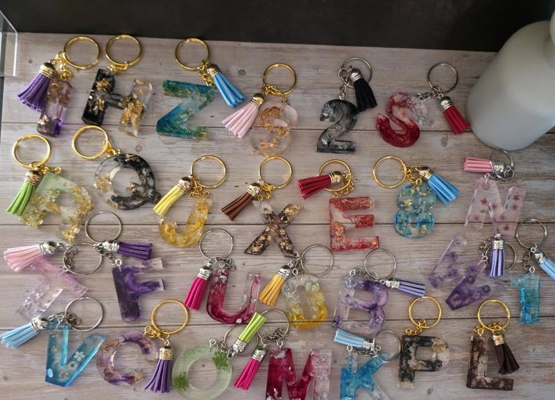Epoxidharz Schlüsselanhänger - Handgemachter Resin Anhänger Mit Glitzer | Geschenkidee Für Frauen Männer Personalisiert Handmade von KEAMEPOXY
