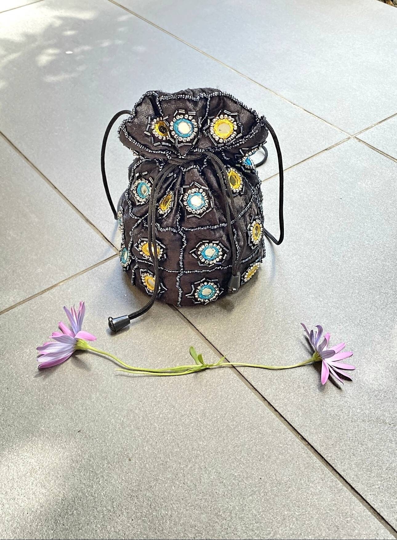Vintage Spiegeltasche Bag Kordelzugtasche Perlentasche 1990Er Jahre Vintage Tasche Crossbosy Festival Boho Damentasche Abend Clutch von KENAIV