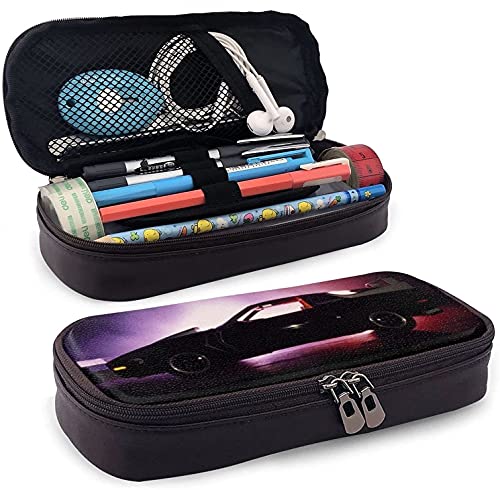 Knight Rider Federmappe aus Leder, großes Fassungsvermögen, Stiftemarker, große Aufbewahrungsbox, Schreibwaren-Organizer mit Reißverschluss für Büro Knight Rider Federmappe aus Leder, großes Fassungsvermögen, Stiftemarker, große Aufbewahrungsbox, Schreibwaren-Organizer mit Reißverschluss für Büro von KEROTA