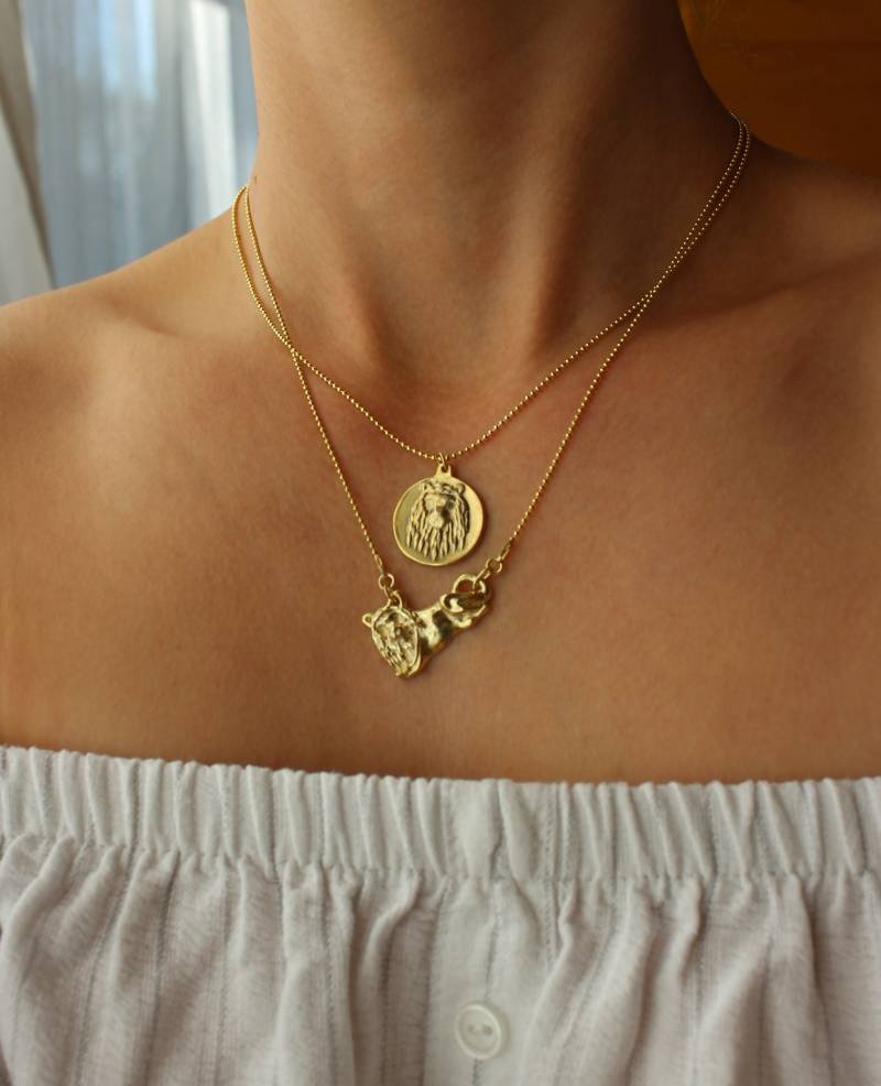 Liegende Löwe Halskette von KERjewellery