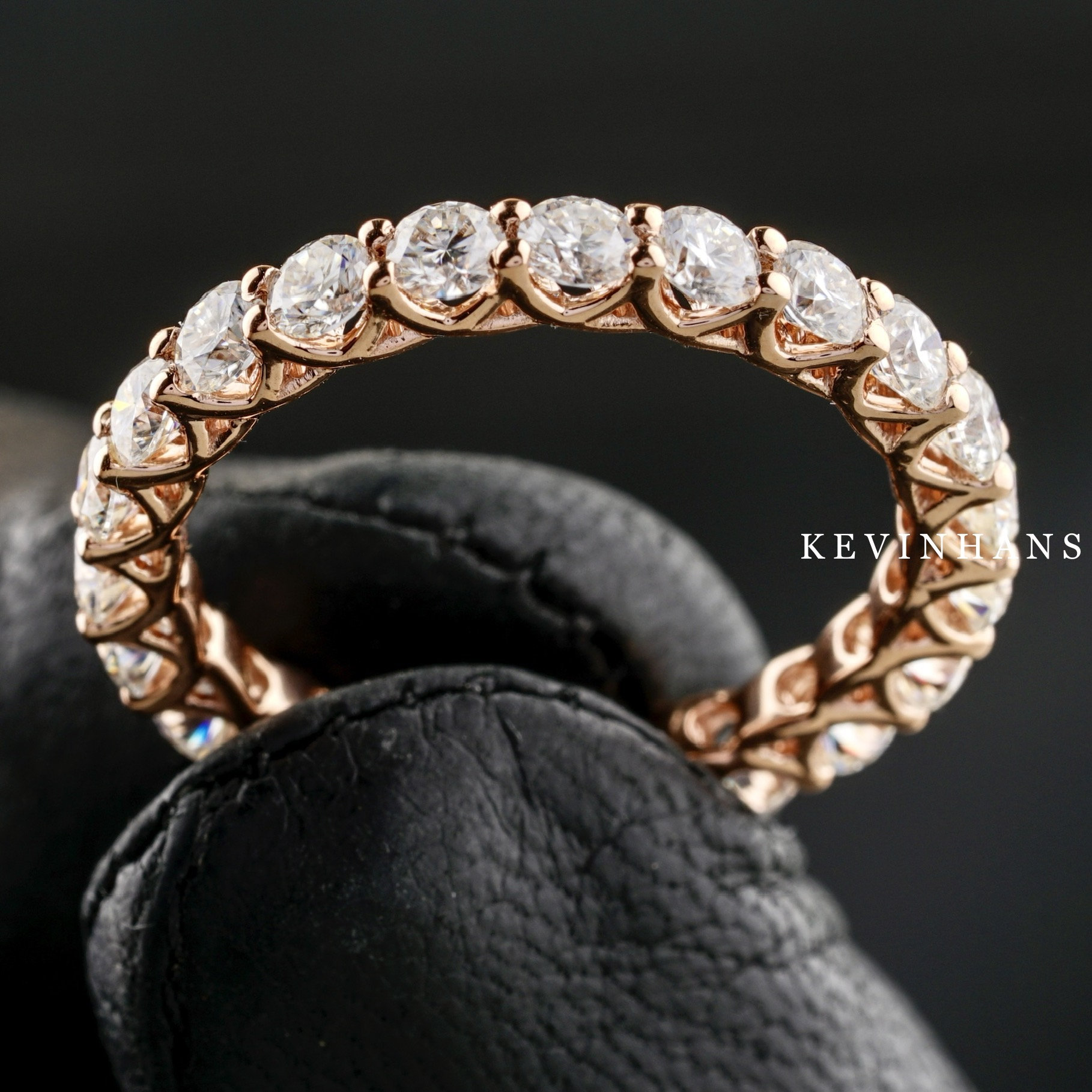 3mm Diamant Eternity Band, 14K Weißgold Ehering, Runder Moissanit Stapelbar Passendes von KEVINHANSstore