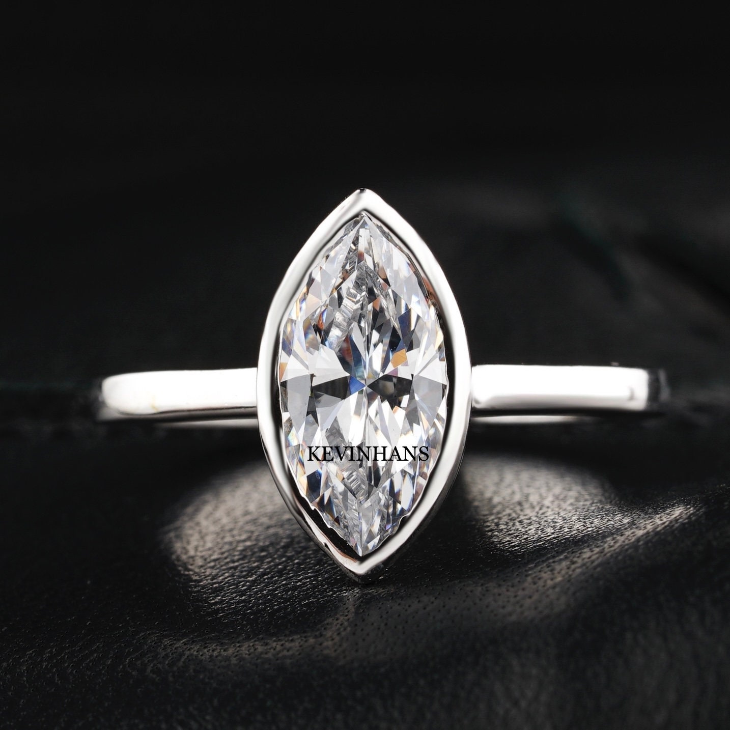 Bezel Marquise Cut Moissanite Verlobungsring, 14 Karat Weißgold Ehering, Diamant Jahrestag Ring, Ring von KEVINHANSstore