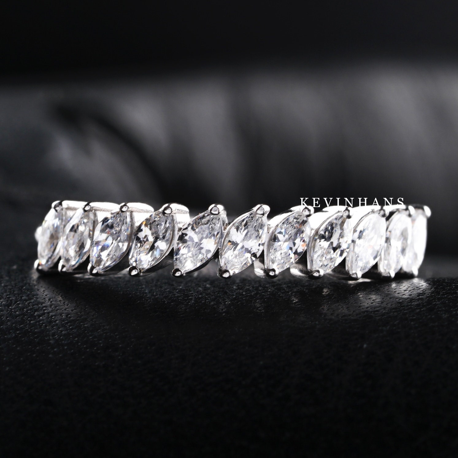 Marquise Moissanit Diamant Ehering, 14K Weißgold Eternity Band, Halbe Ewigkeit Stapelring Passend, Geschenk Für Sie von KEVINHANSstore