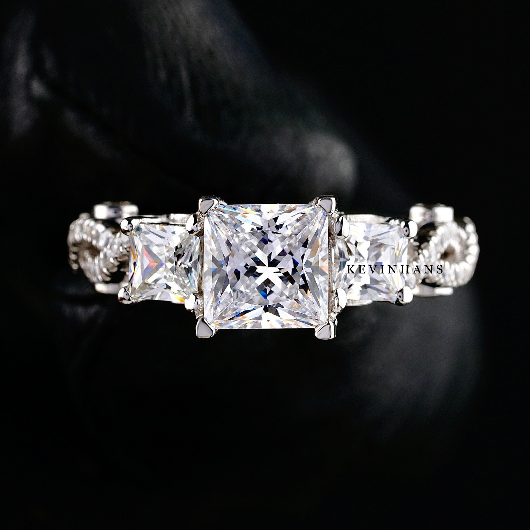 Prinzessschliff Diamant Verlobungsring, 585Er Weißgold Jubiläumsring, Twist Cluster Akzentring, Ehering, Liebesring, Geschenk Für Sie, Ring von KEVINHANSstore