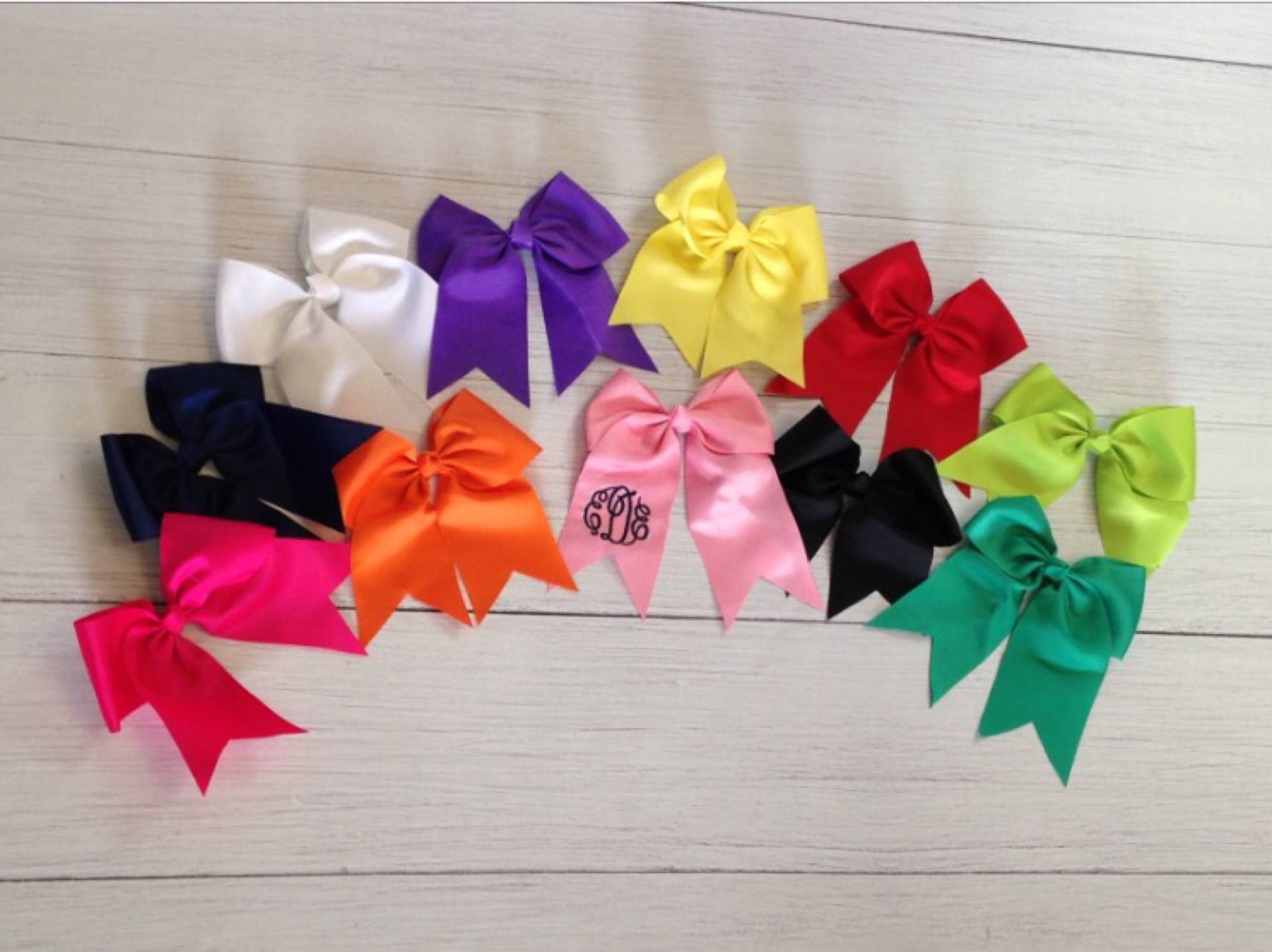 Mädchen 5-Zoll-Satin Hairbows Mädchen 5-Zoll-Satin Hairbows von KEWCustomDesigns