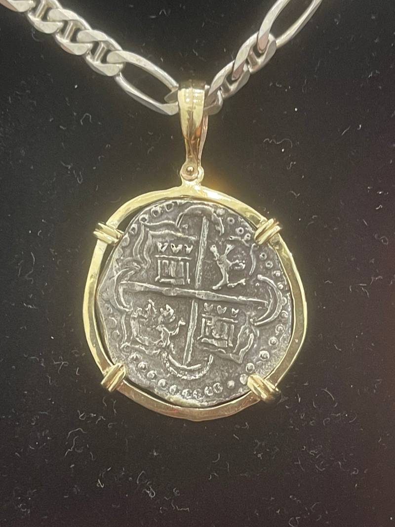 Atocha Schiffbruch Schatz Mel Fisher Silber Münze Anhänger in 14Kt Massiv Gold Lünette von KEYWESTTREASURESHOP