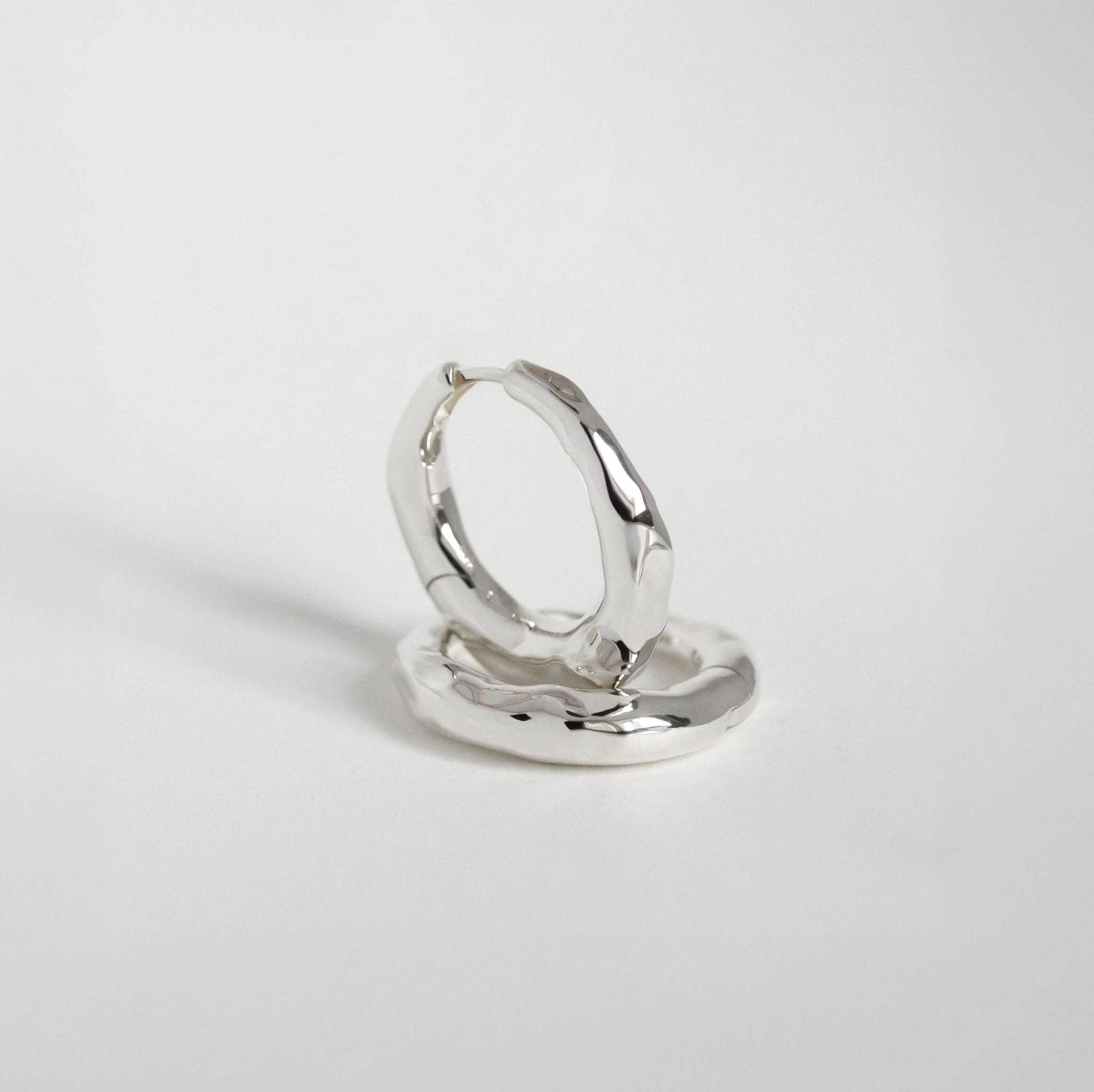 Silberne Creolen Mit Metalltextur | 2, 8 cm Silberne Creolen Mit Metalltextur | 2, 8 cm von KFNEjewelry
