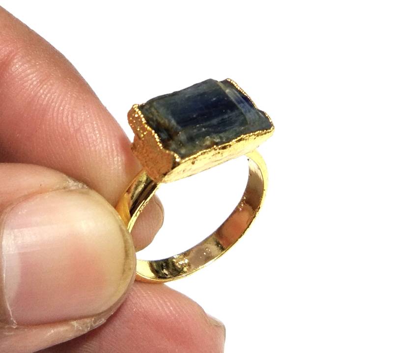 Natürlicher Blauer Kyanit-Rohsteinring, Massives 925Er Sterlingsilber Mit Vergoldetem Ring, Kyanit-Steingröße 9 X 13 Mm, Handgemachter Geschenkring von KGNSilverJewellery