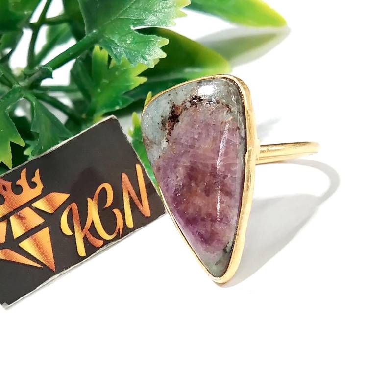 Rubin Zoisit Ring, 925 Starling Silber Vergoldet Schöne Stein Größe 24 X 14 Mm Handgemachtes Ring Geschenk Muttertag von KGNSilverJewellery