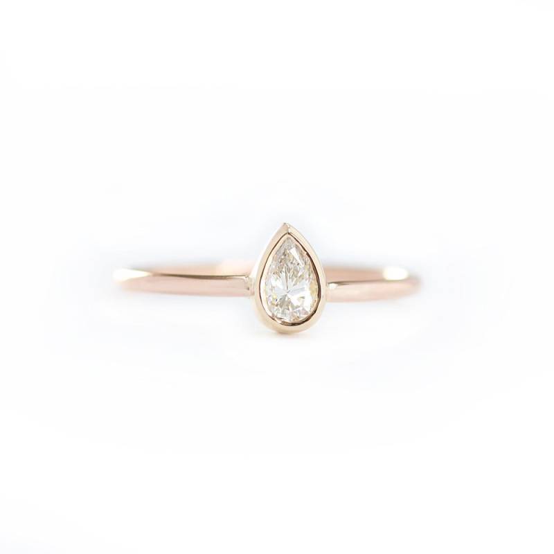 14K Massive Gold Pear Form Diamant Verlobungsring in Lünette Set, Schlichter Und Eleganter Ehering von KHIMJEWELRY