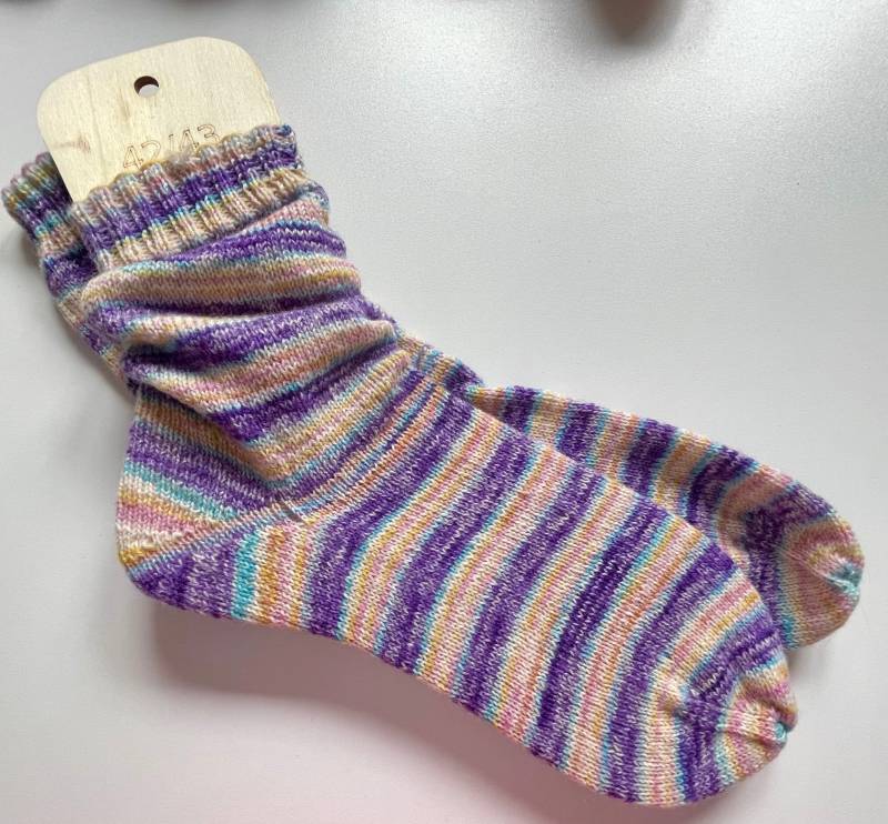 Handgestrickte Unikat-Socken - Natürlich. Warm. Einzigartig. Grösse 42/43 von KHMdesignShop