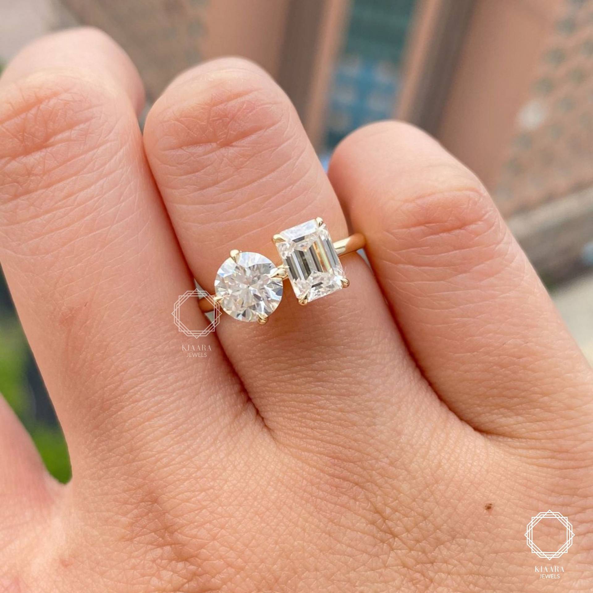 Toi Et Moi Ring, Runder Moissanit-Verlobungsring Im Smaragdschliff, Lab-Diamant-Ring Für Frauen, 14K-Massivgoldring, Jubiläumsgeschenk von KIAARAJEWELS