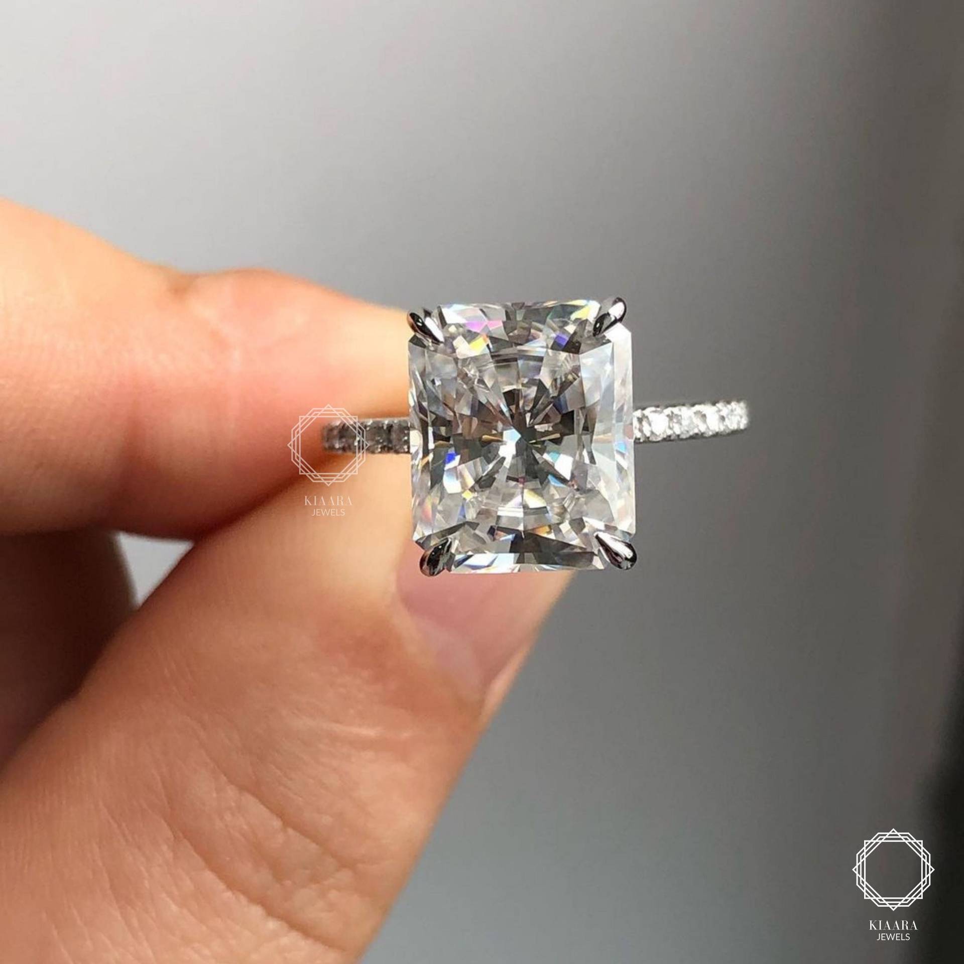 Versteckter Halo-Ring 5 Ct Strahlender Diamant-Ehering, Großer Diamantring, Versteckter Gefälschter Verlobungsring von KIAARAJEWELS