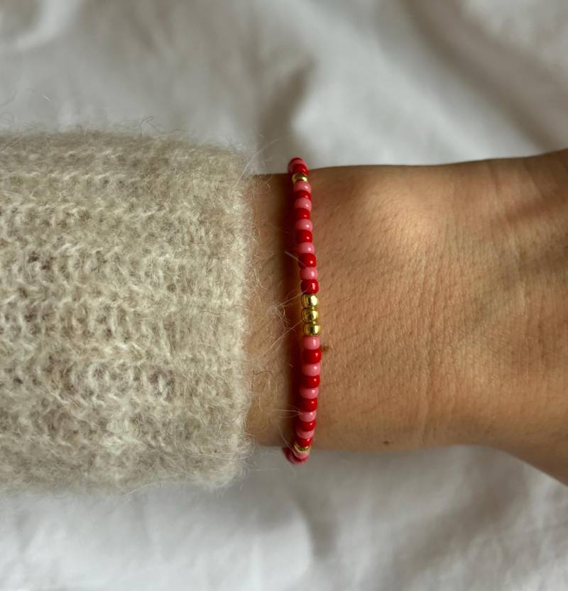 Armband - „Happy Pink" Kollektion Bunt, Boho, Fein, Red, Pink, Gold, Glasperlen von KIARTSBYKRISTINA