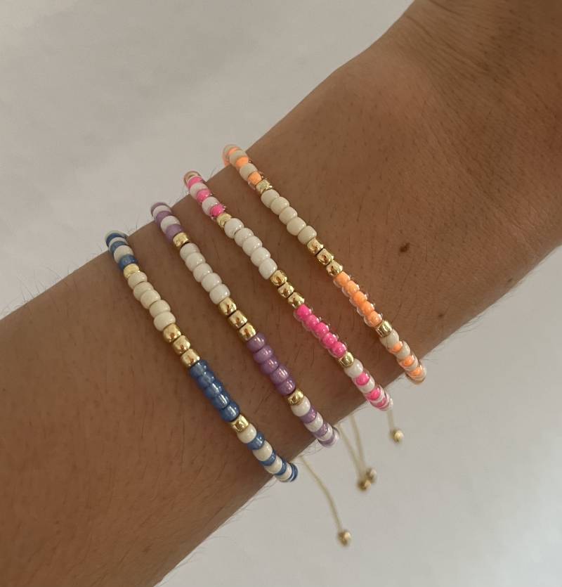 Armband - Ibiza Beige Pastell Kollektion Boho, Fein, Neon, Pastell, Gold, Glasperlen von KIARTSBYKRISTINA