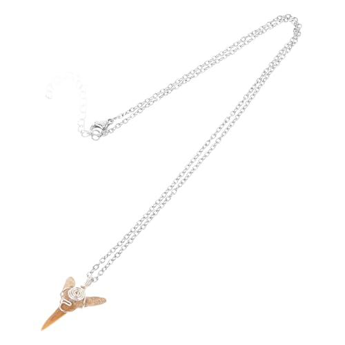 KICHOUSE Haifischzahn Anhänger Halskette für Jungen Handgefertigter Fossil Pendant mit Silberkette Vintage Stil für Männer und Frauen Perfektes Strandaccessoire für Teenager und Mädchen von KICHOUSE