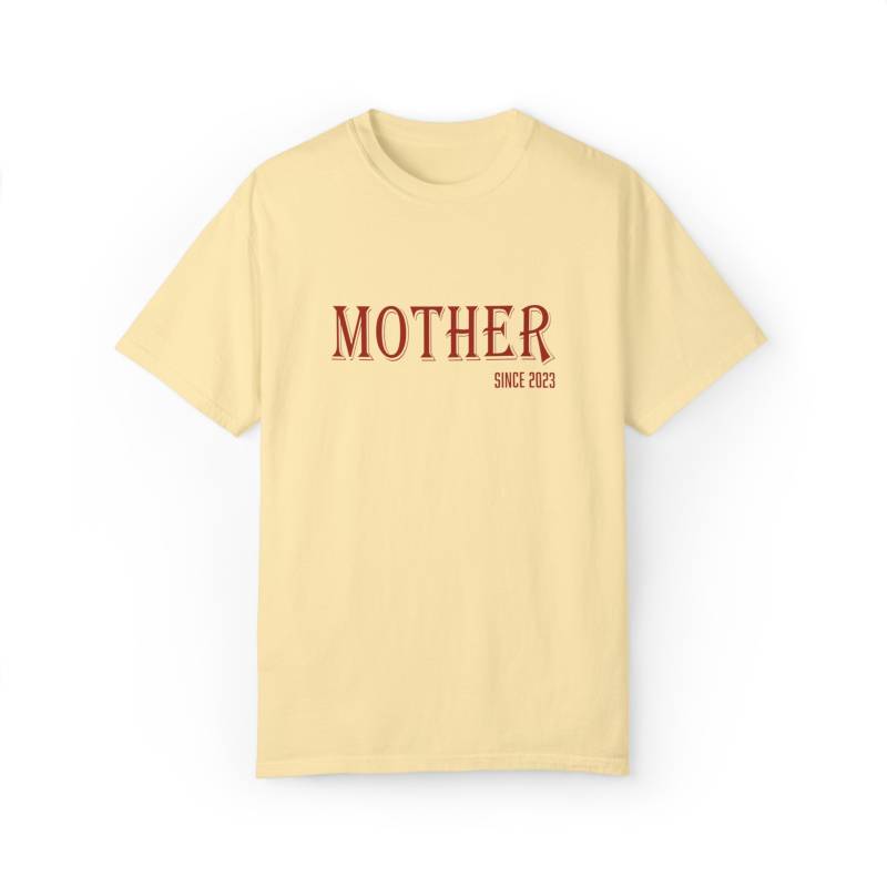 Tshirt Mothersday, Mamas Gift, Mother Since 2023, Text Design, Unique With Love von KIDESIGNERS