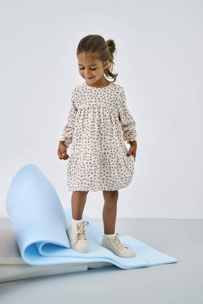 KIDS ONLY - KMGTHYRA LIFE LS A-SH DRESS AOP WVN NOOS - Gr. - 110 von KIDS ONLY