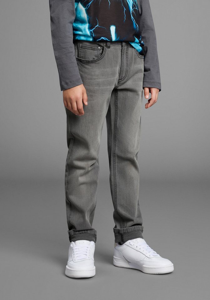 KIDSWORLD Straight-Jeans Gerade Stretchjeans Stretchjeans in authentischer Waschung von KIDSWORLD