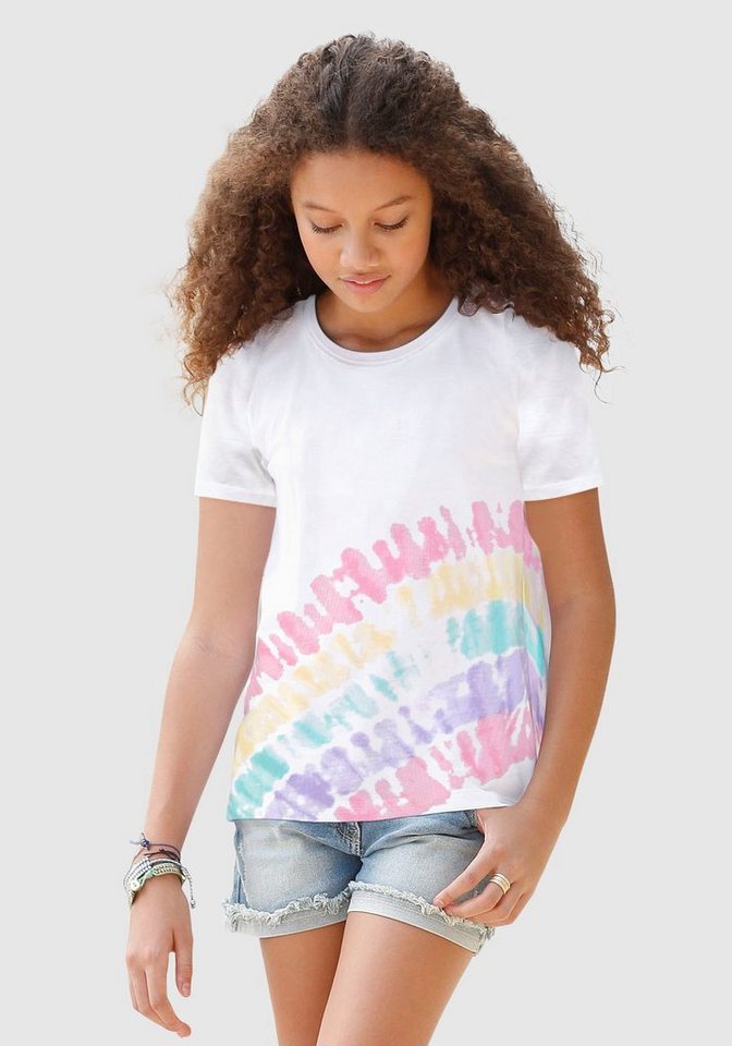 KIDSWORLD T-Shirt in leicht taillierter Form von KIDSWORLD
