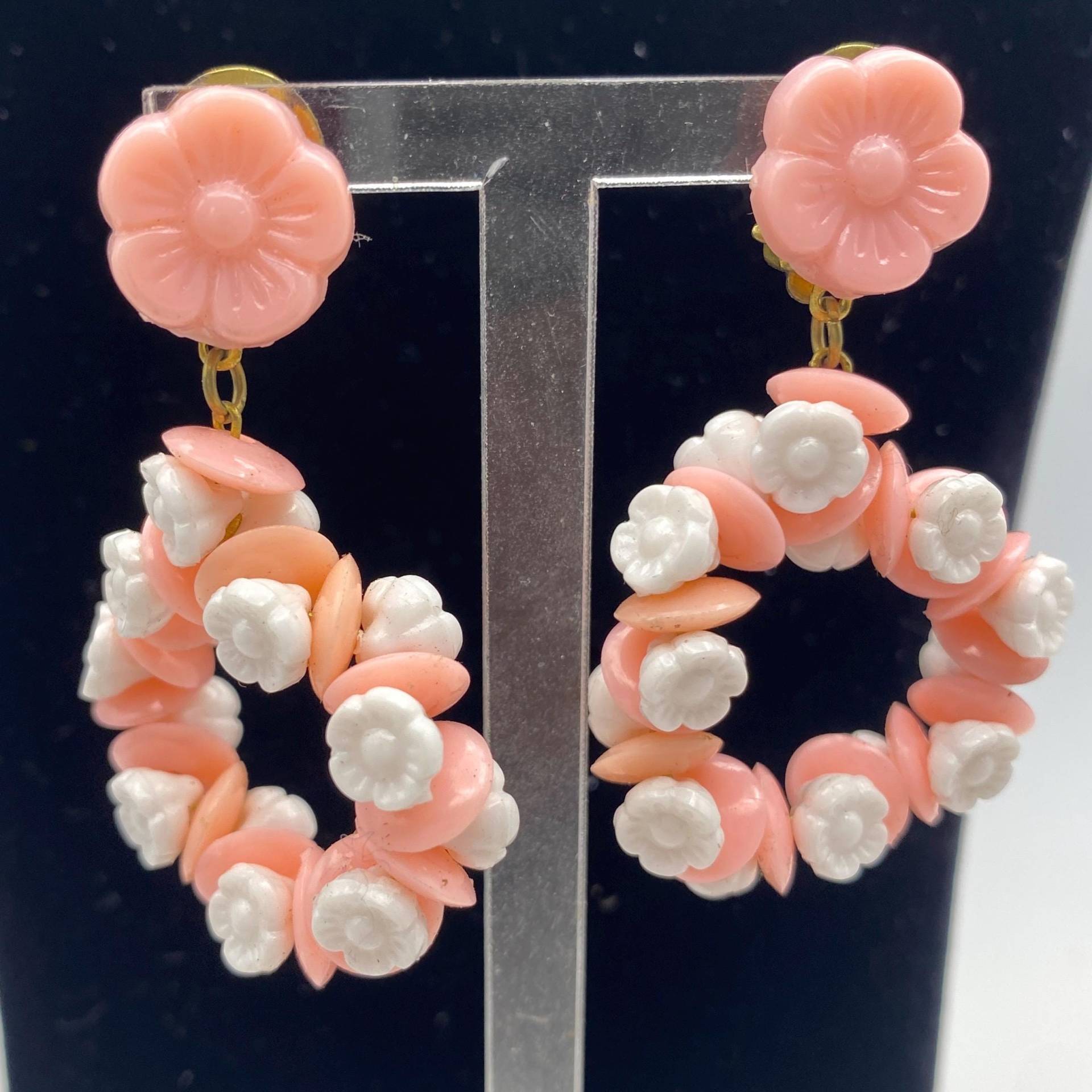 Kleine Rosa Und Weiße Blumen-Anhängerclips, Mehrere Modelle Kleine Rosa Und Weiße Blumen-Anhängerclips, Mehrere Modelle von KIKINASU