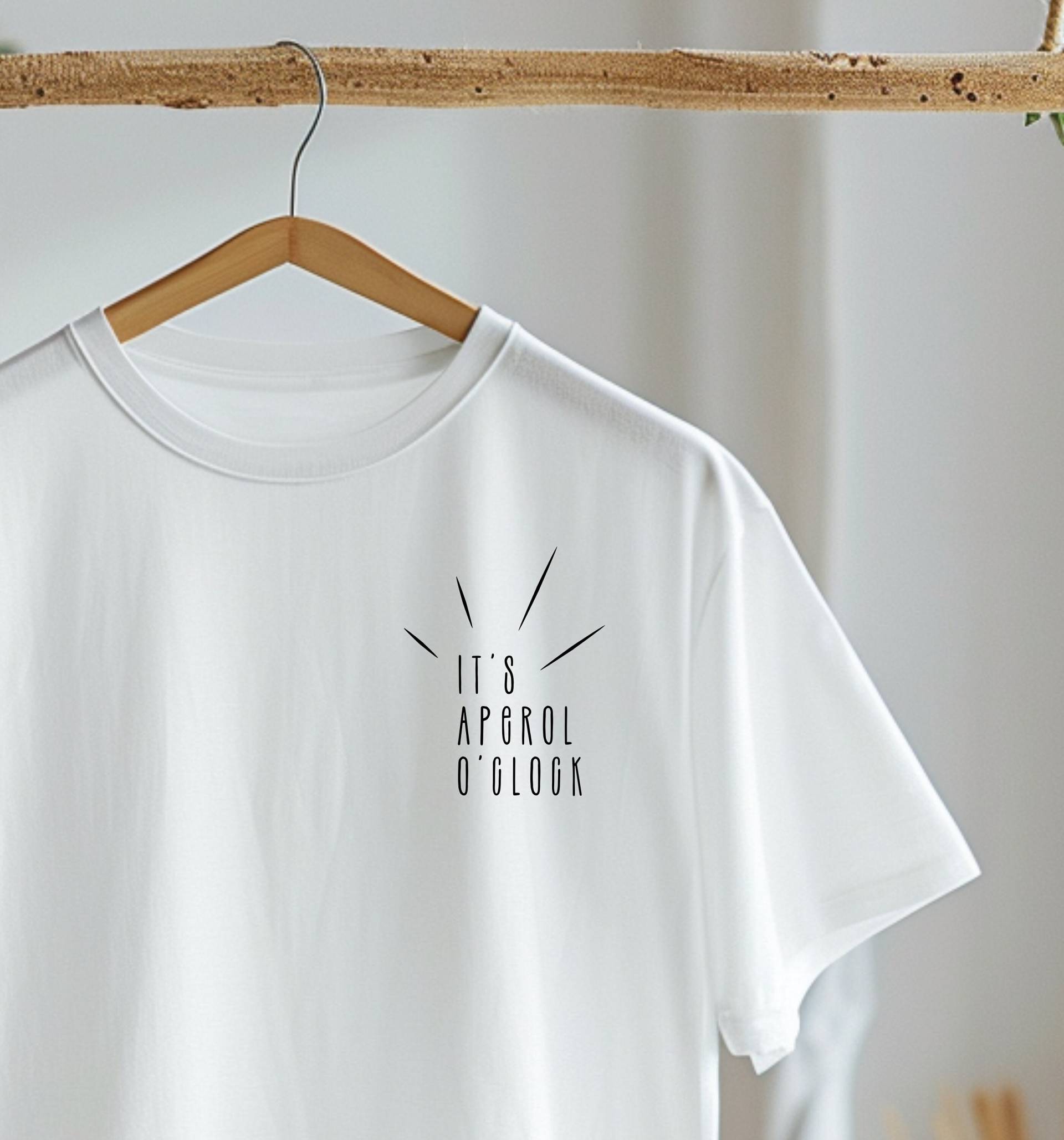 Nachhaltiges Unisex T-Shirt Aus Bio-Baumwolle | Fair Trade Lustiger Statement Print Umweltfreundlich Aperol von KINDDEEDSdesign