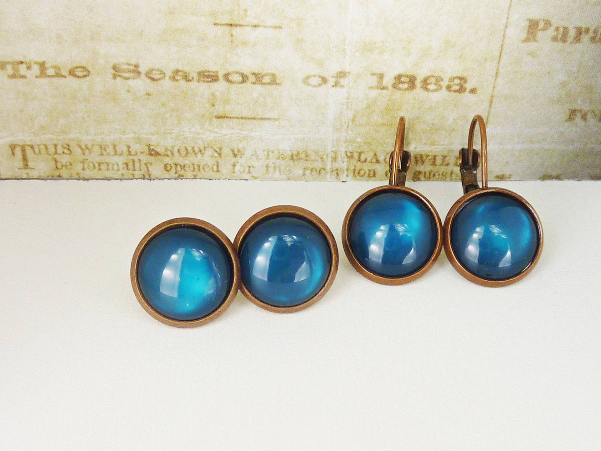 Ohrringe Petrol in Kupfer Gefasst - Ohrhänger Oder Ohrstecker Mit Türkisen Cabochons Polaris Cabochon von KINGkerlitz