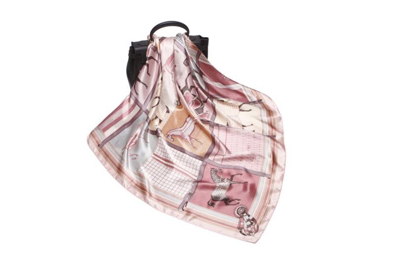 KINSI Halstuch Satin-Schal im Seidenlook - Großes Quadrat 90x90cm, als eleganter Frühlingsaccessoire von KINSI