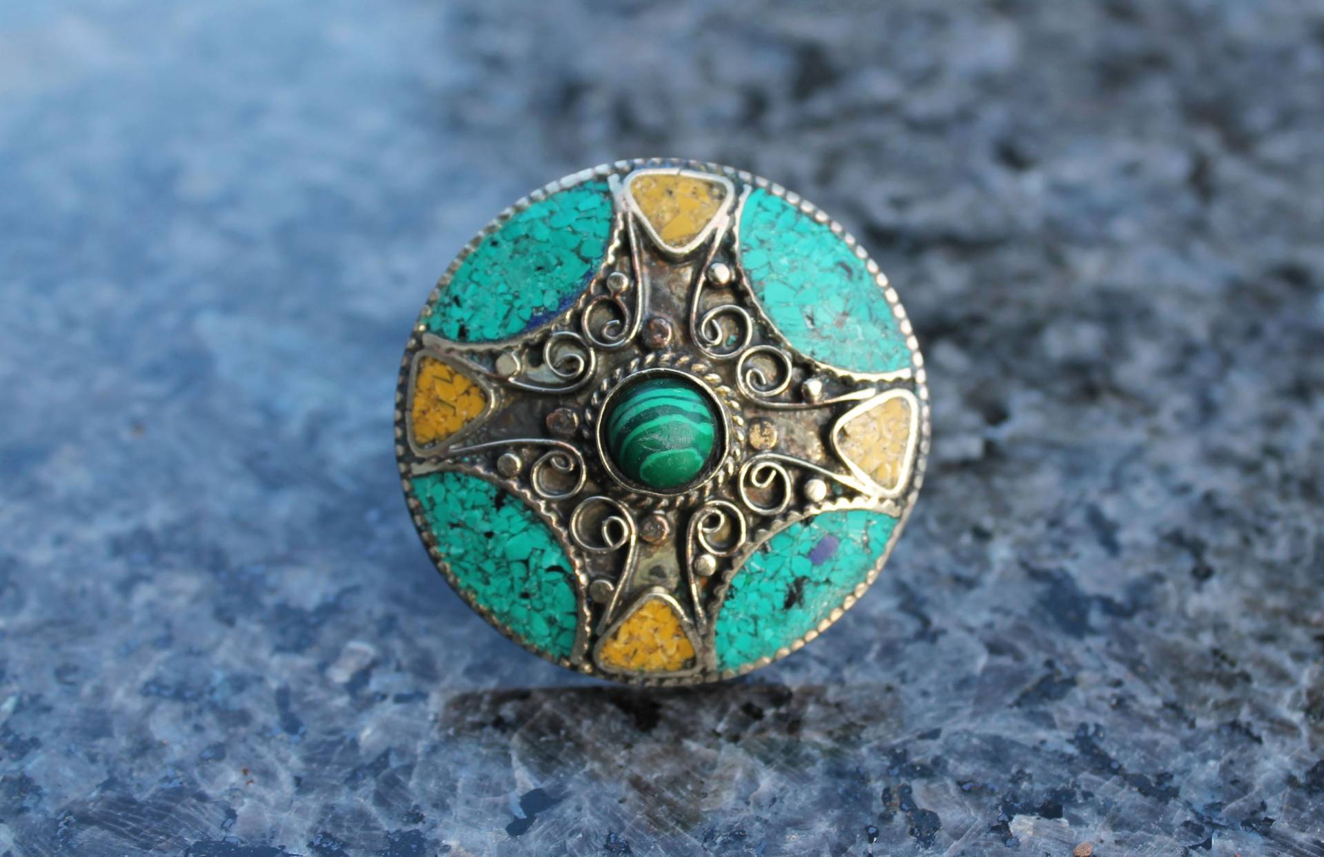 Kitschschicks Finest Beautiful Hand Made Gemstone Marquetry Ring/Big Disk With Real Stone Inlay Scheibenring Mit Einlegearbeit von KITSCHSCHICK