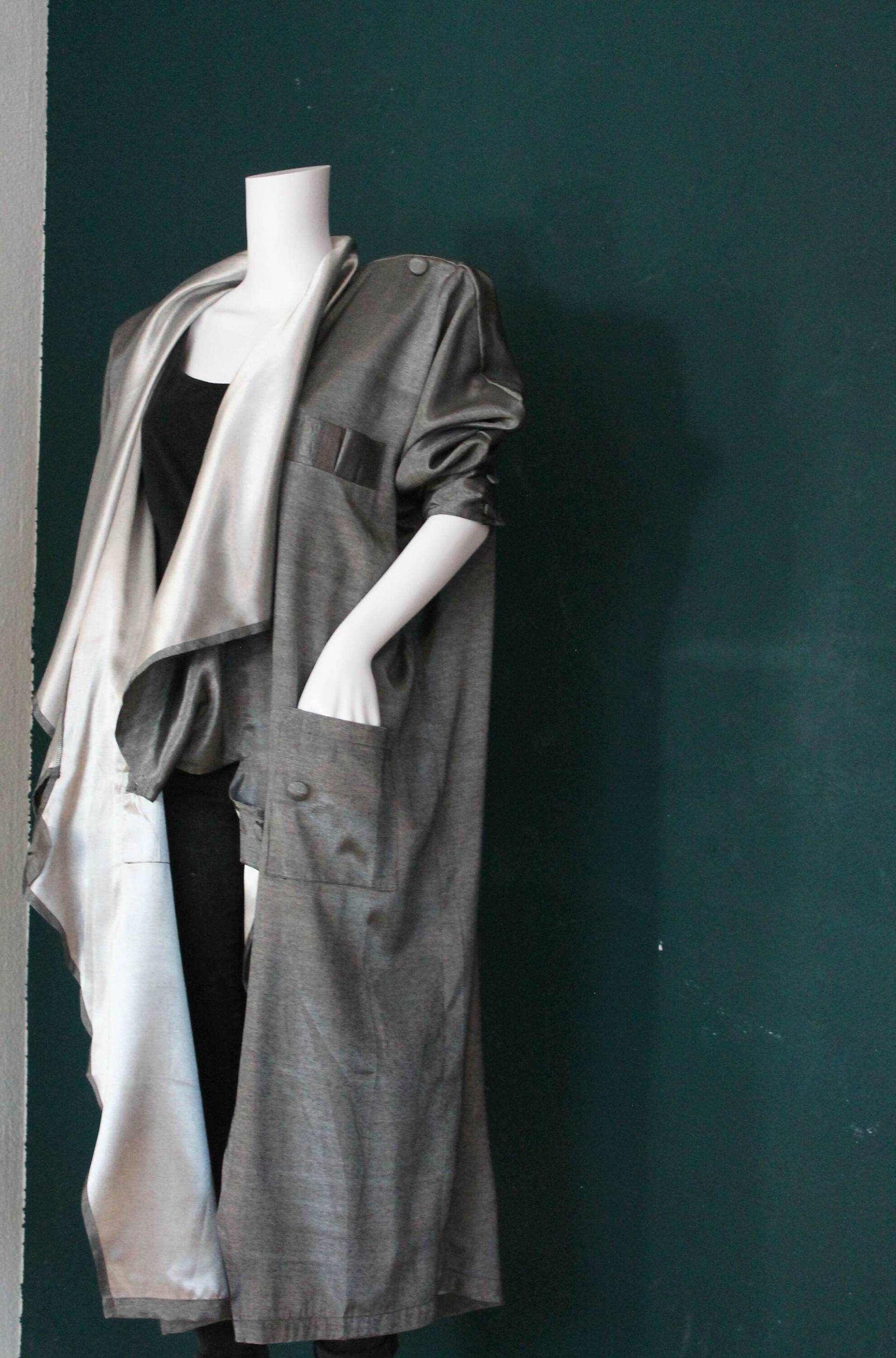 Sale -30% - Kitschschicks Finest Vintage Long Metallic Coat/1980S Deadstock von KITSCHSCHICK