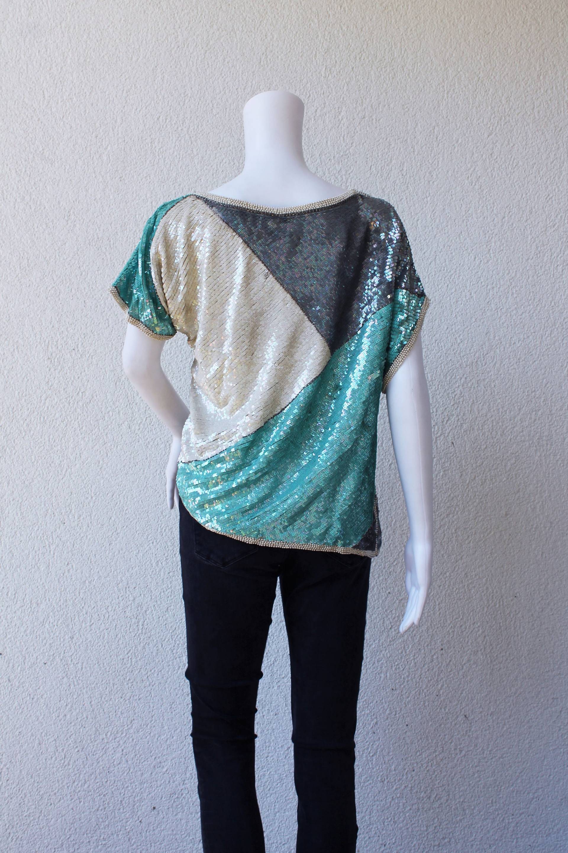 Vintage Asymmetrical Sequin Shirt in Turquoise Grey & Dark White Beads/ 1980S Blouse/80S Asymmetric Top 80Er Pailletten von KITSCHSCHICK