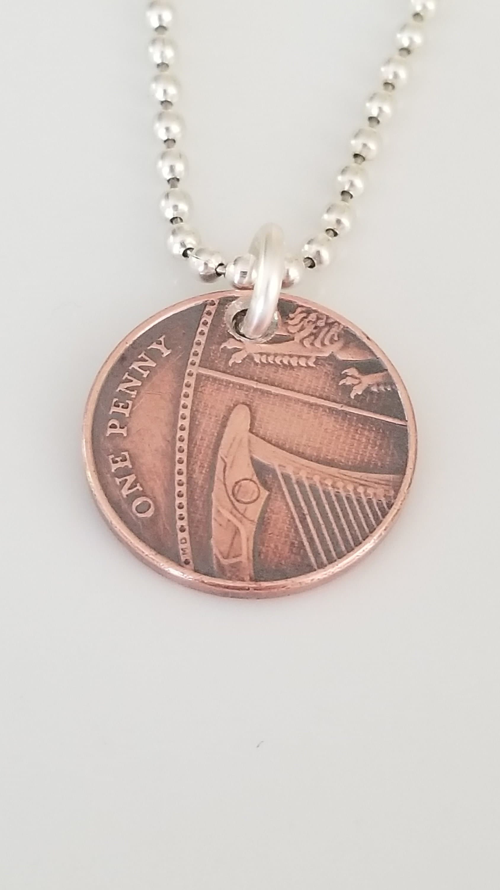 Uk Großbritannien Münze Halskette | Königin Elizabeth Die 2.anhänger Reisegeschenk Einzigartiges Geschenk von KJCoinJewelry