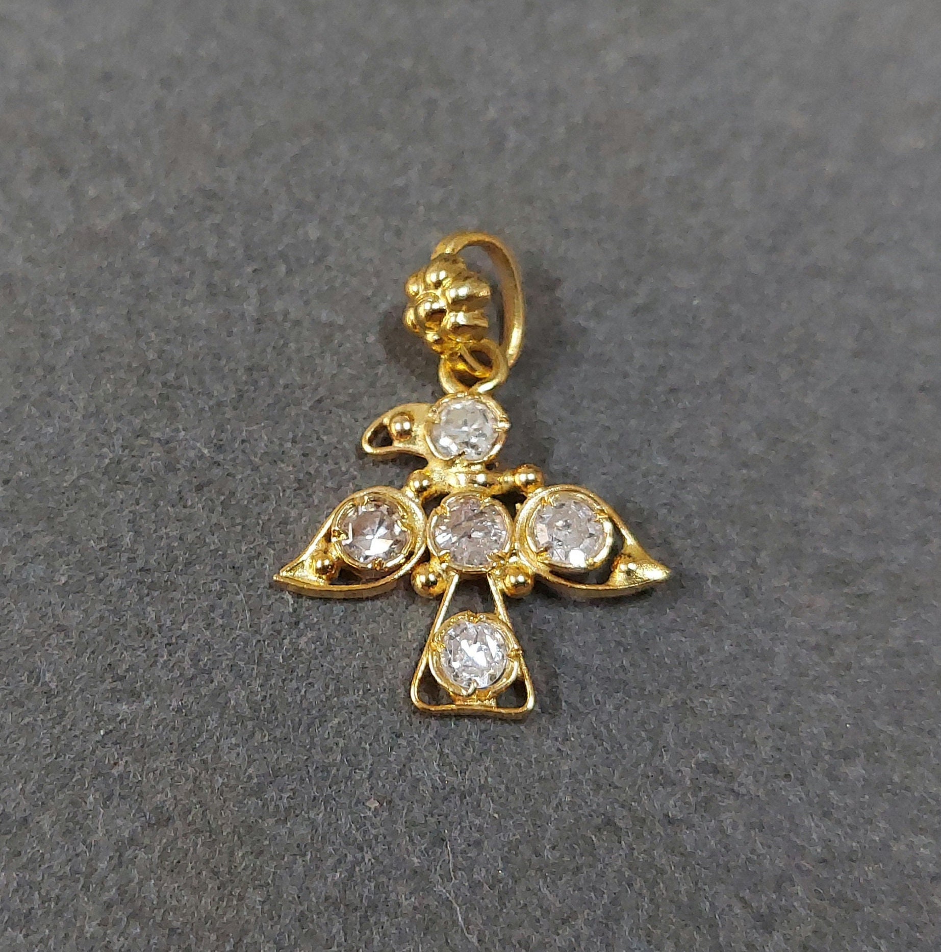 Gold Adler Diamant Anhänger, 18K Handgefertigter Geschenk Für Sie, Runde Diamanten, Leichter Goldanhänger von KJEWELRYACCESSORIES