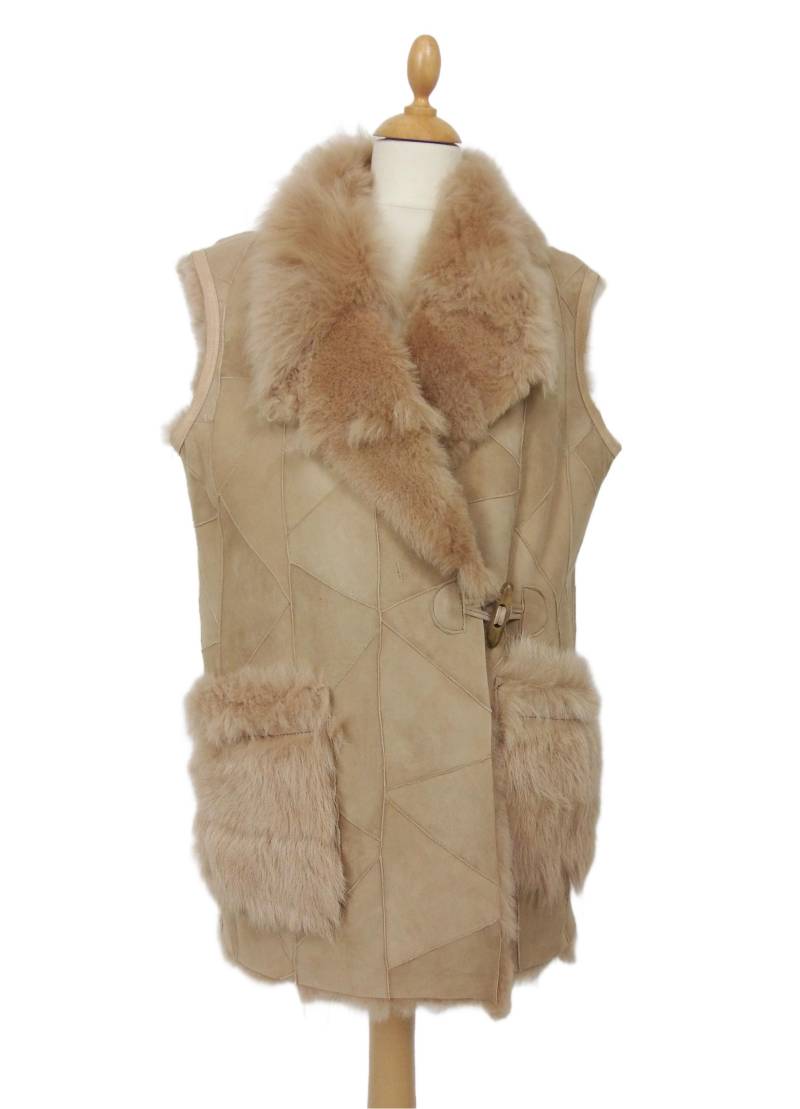 Lange Fellweste in Beige von KKDafis