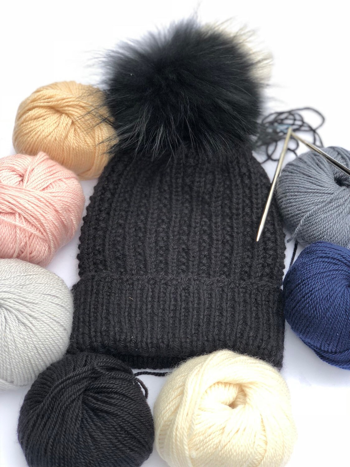 100% Kaschmir Schwarz Chunky Ribbed Fold Over Beanie Mütze - Handgemachte Strickmütze Waschbär Pom Super Weich Lieferbar Damen Winter von KKHATS
