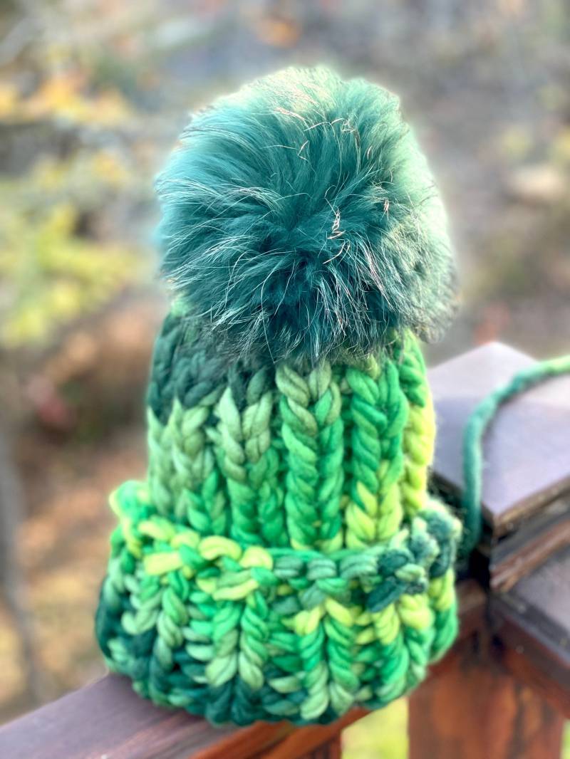 Chunky Beanie Pelz Bommelmütze - 100 % Wolle Handgemachte Gerippte Gestrickte Fold Over Mütze Pom Lieferbar Damen Wintermütze von KKHATS