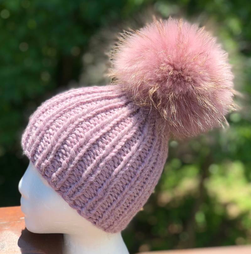 Damen Chunky Beanie Pelz Bommel Mütze - 100 % Alpaka Handgemachte Strickmütze Waschbär Pom Lieferbar Geschenk von KKHATS