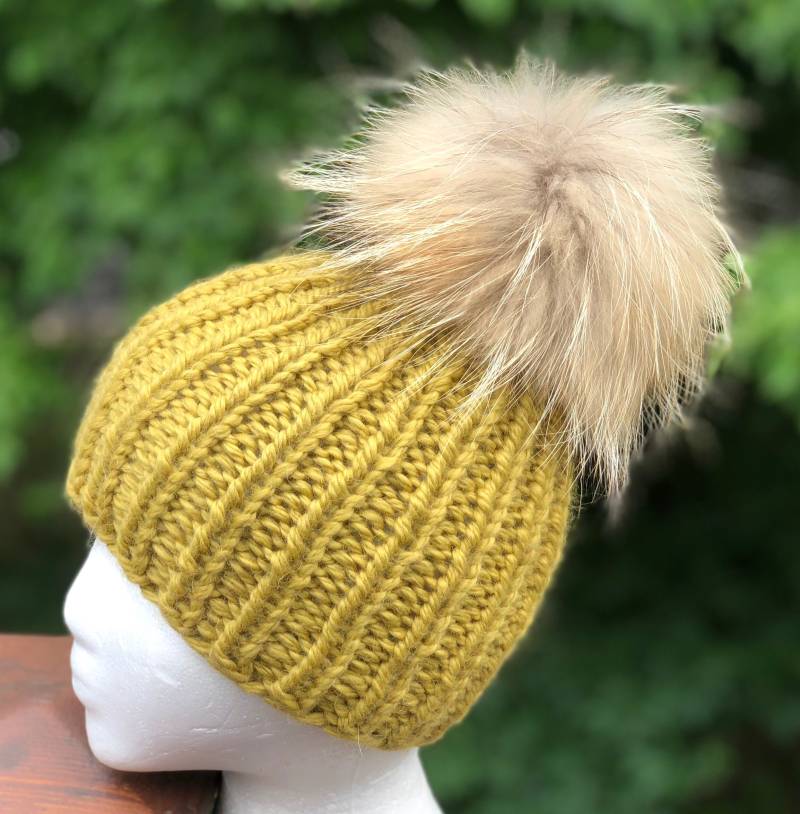 Damen Chunky Beanie Pelz Bommel Mütze - 100 % Alpaka Handgemachte Strickmütze Waschbär Pom Lieferbar Geschenk von KKHATS
