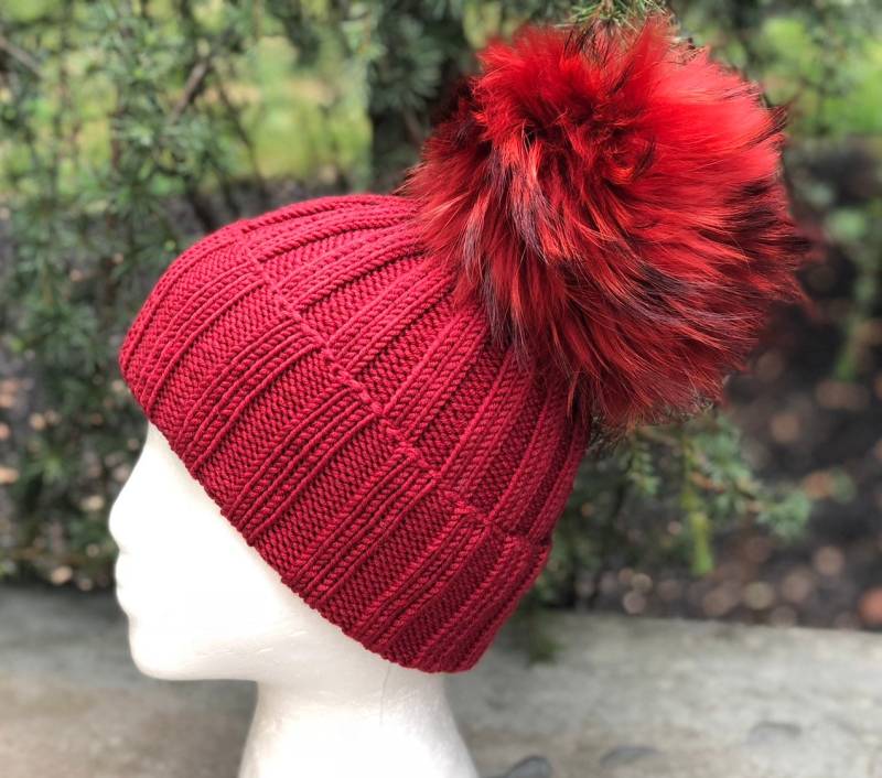 Gerippte Beanie Pelz Bommelmütze - 100 % Wolle Mütze Handgemachte Gestrickte Fold Over Waschbär Pom Lieferbar Damen Winter von KKHATS