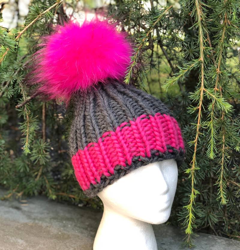 Grobstrick Wolle Winter Beanie Mütze - 100% Wollmütze Handgemachte Strickmütze Waschbär Pom Geschenk von KKHATS